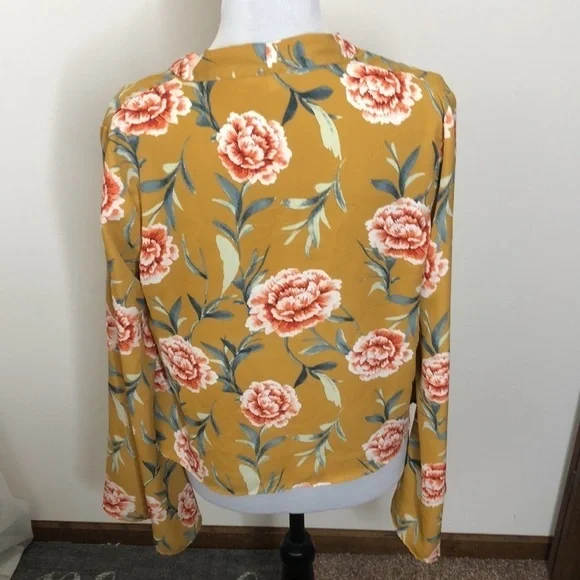 Bleuh ciel women’s yellow/ gold floral tie front blouse​ - Picture 6 of 7